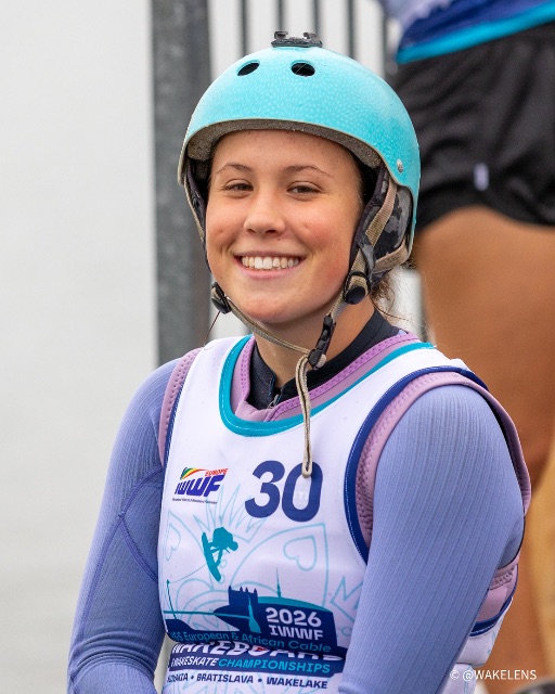 Porträt von Laura Bertram